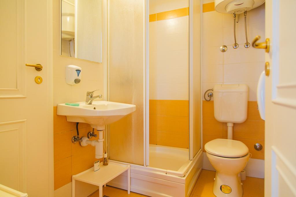 Cheap Sleep Marinero (Adults Only) Hostel Hvar Town Exterior foto